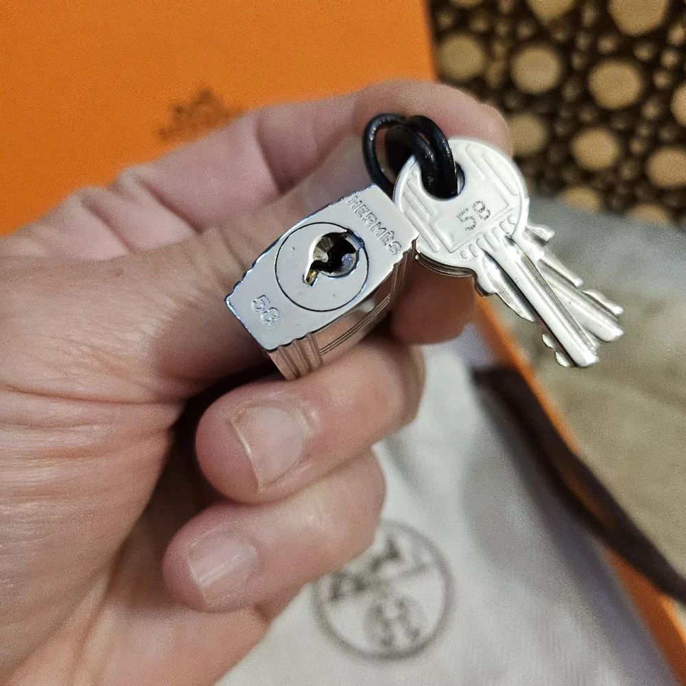 Authentic Lock And keys - Picture 5 of 5
